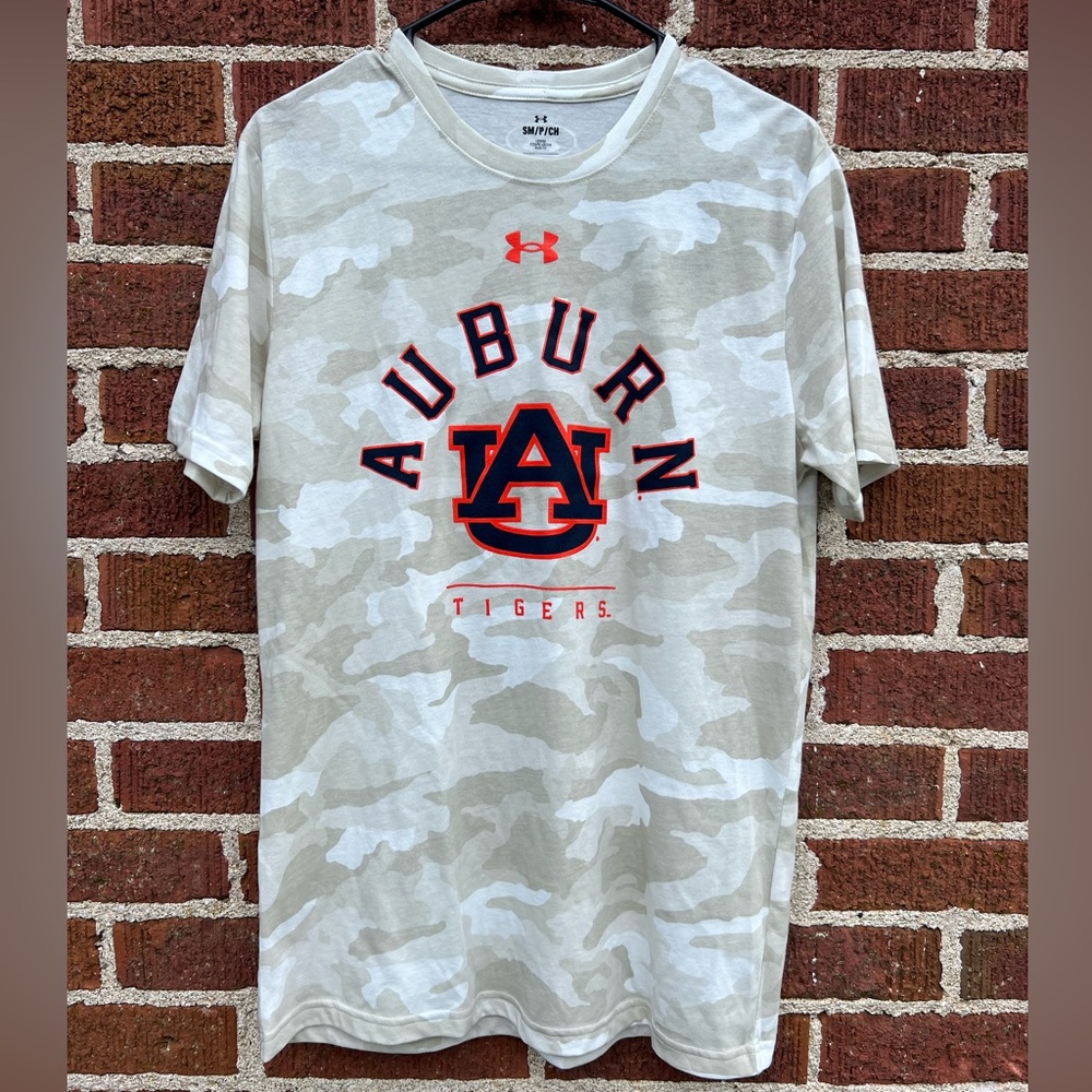 Under Armour Auburn Tigers Logo on Grey Camo Tee size Small New With Tags